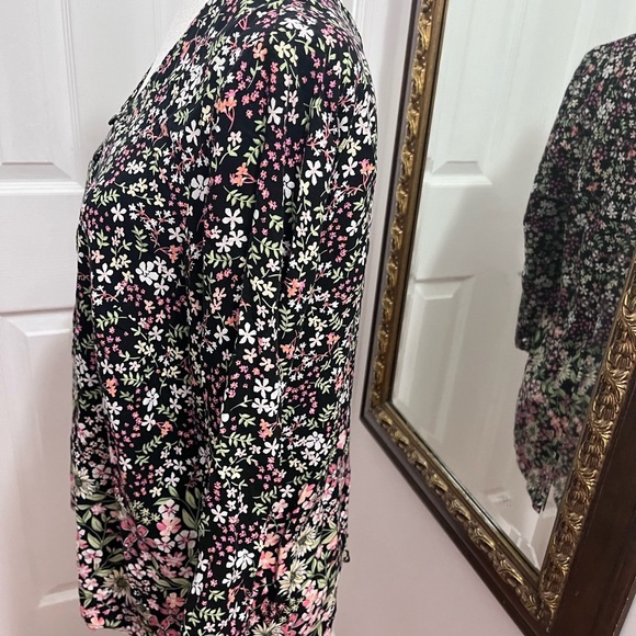 J. Jill multicolor Floral Relaxed Blouse size M - Picture 2 of 8